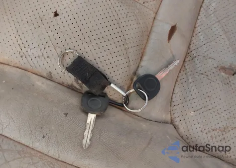 2000 Cadillac Escalade Standard from USA, damaged, VIN 1GYEK13R9YR122289